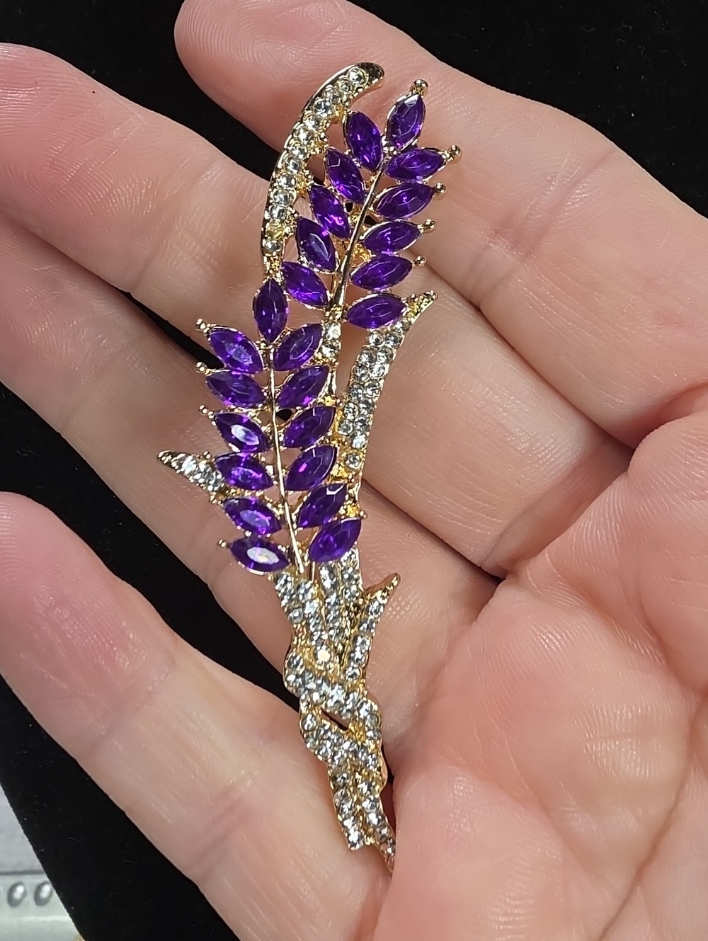 B10- Gold-Tone Purple Crystal Leaf Brooch - Elegant Women Jewelry